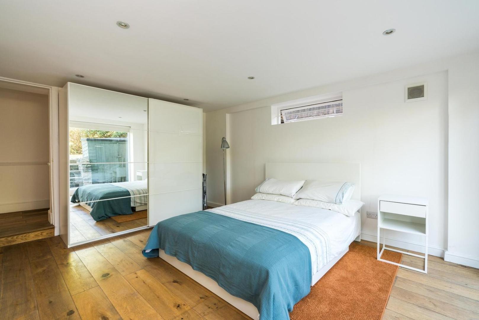 Fantastic 3 Bedroom Flat West Hampstead Londýn Exteriér fotografie
